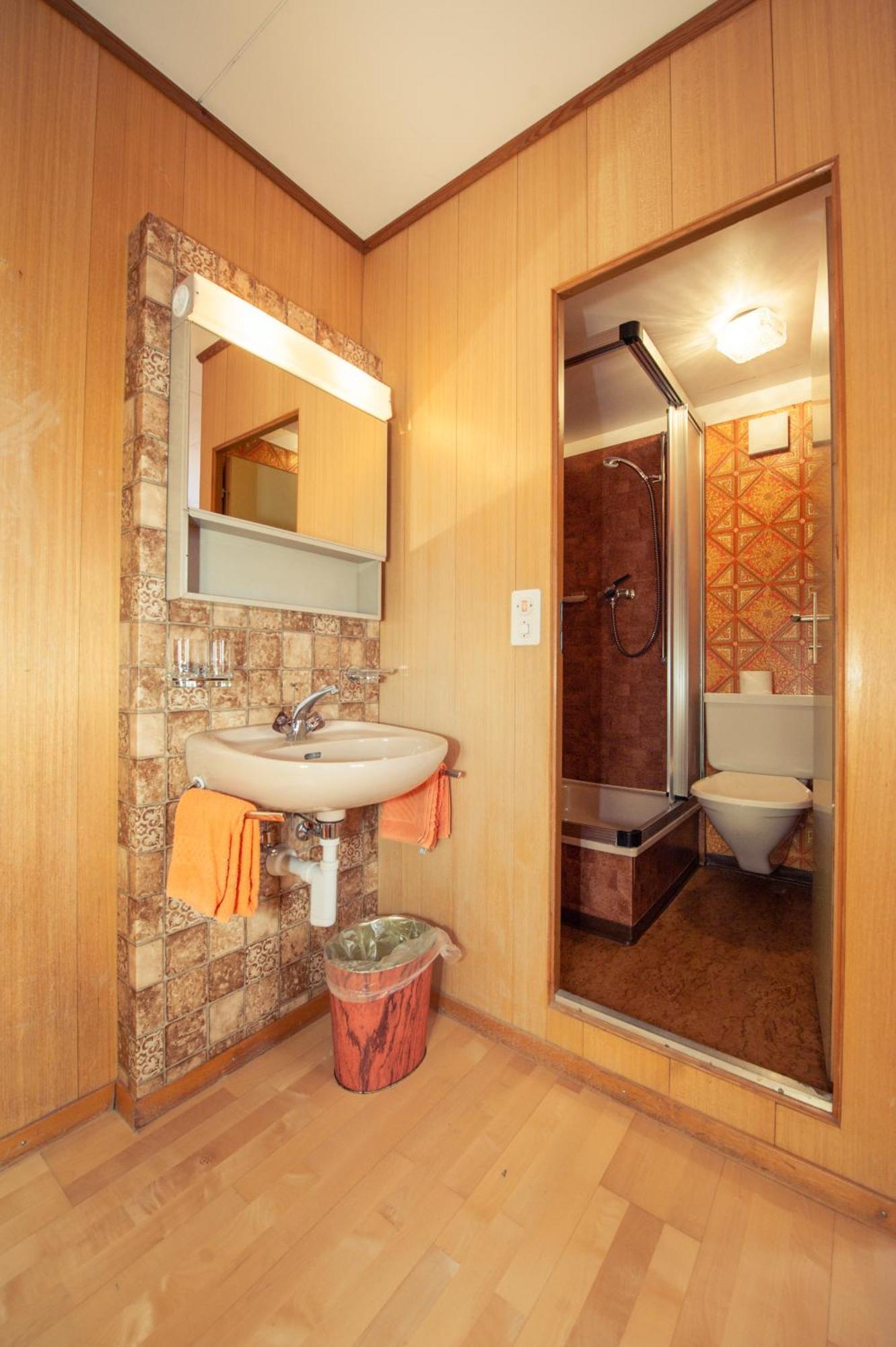 Gasthof Hirschen In Wilderswil Room photo