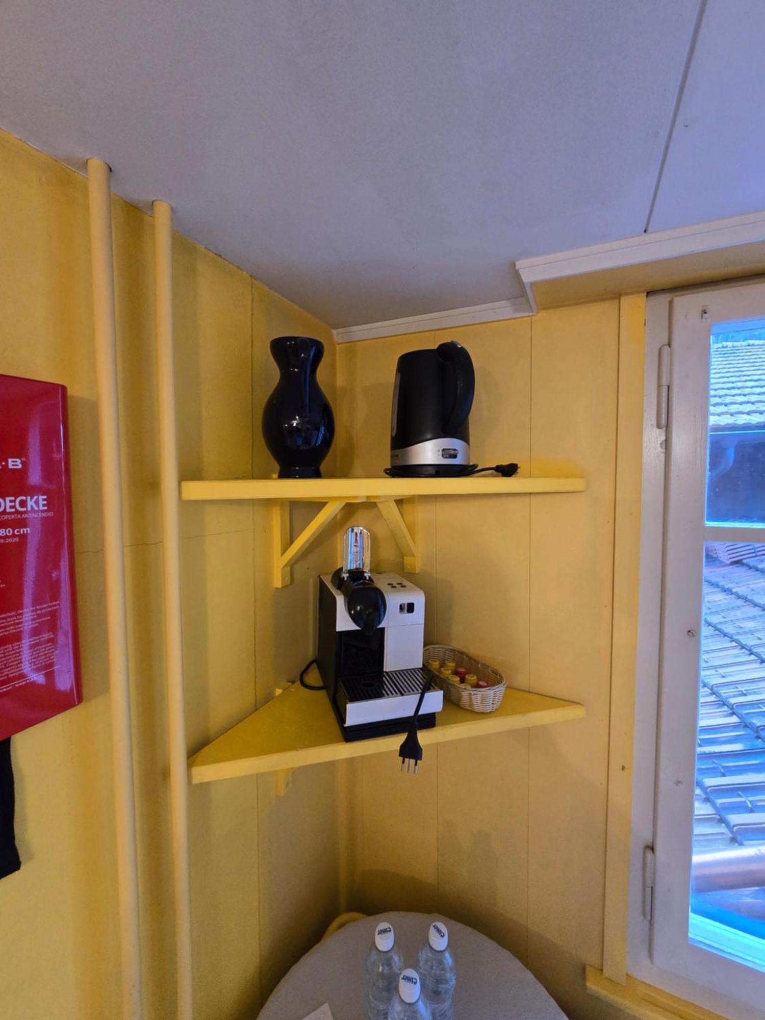 Gasthof Hirschen In Wilderswil Room photo