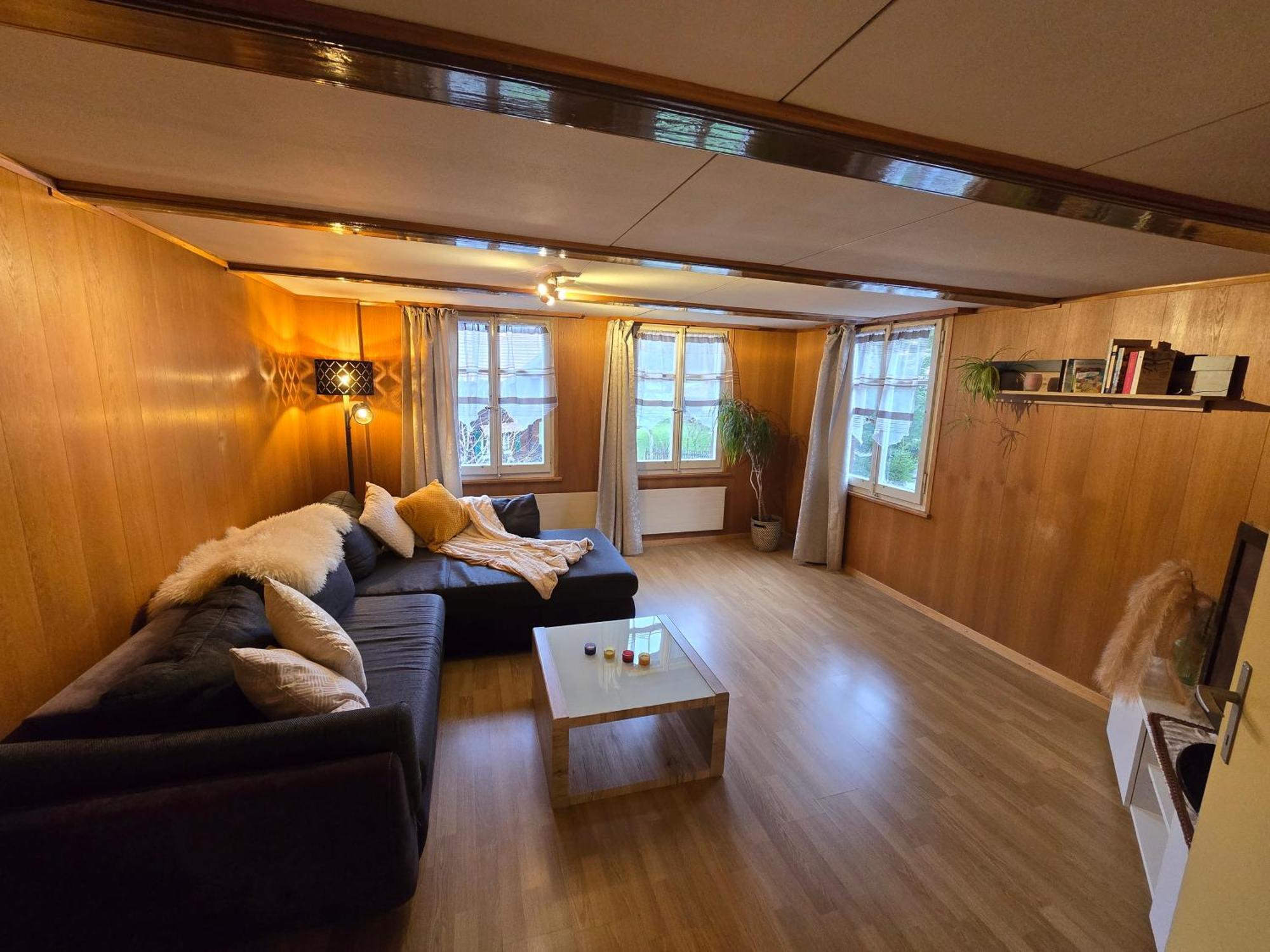 Gasthof Hirschen In Wilderswil Room photo