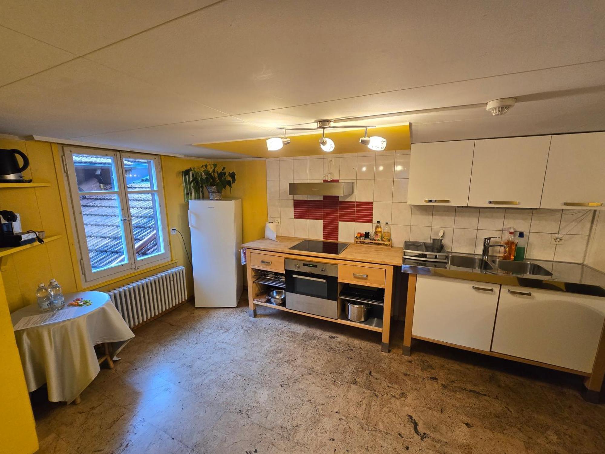 Gasthof Hirschen In Wilderswil Room photo